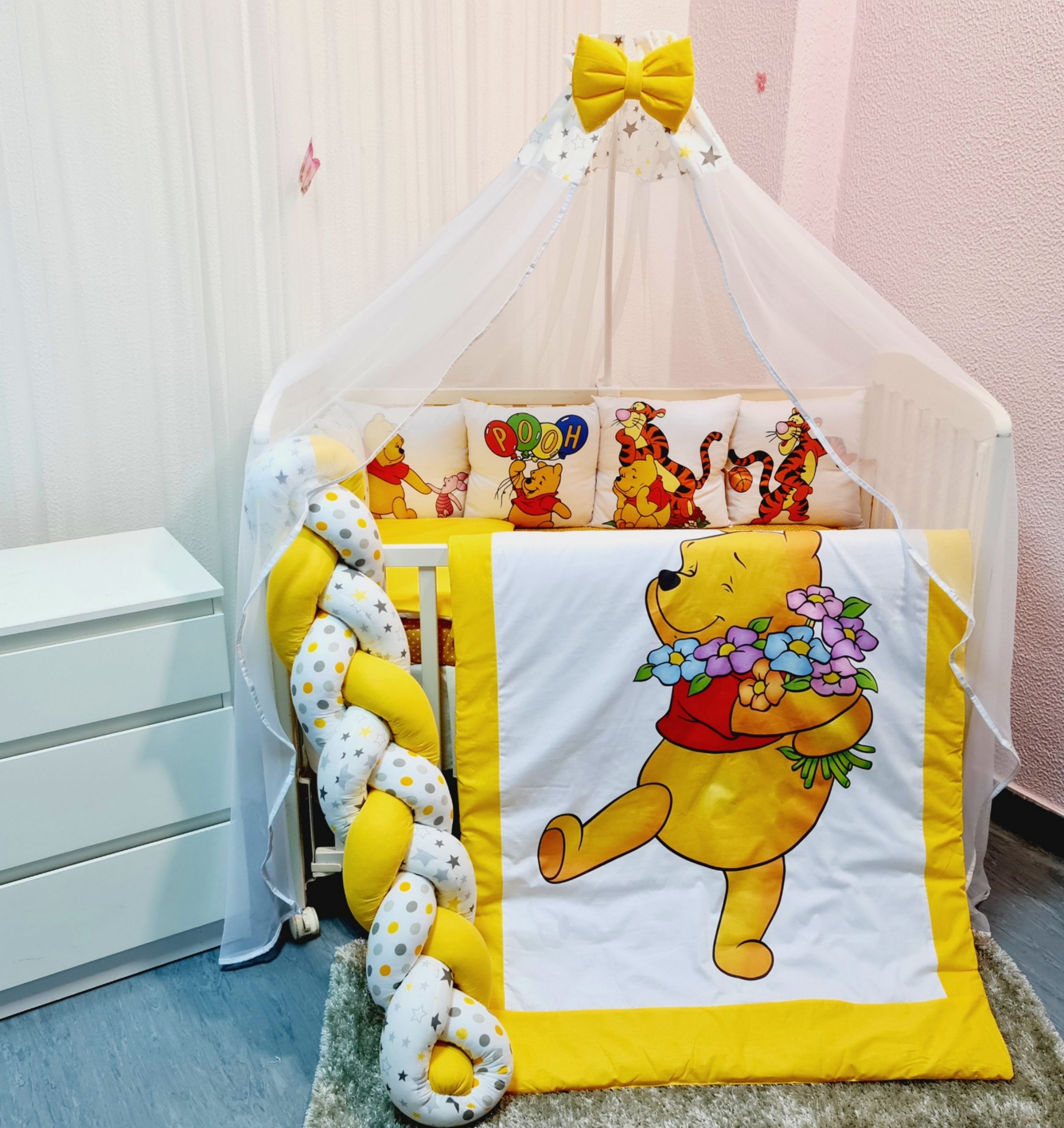 Conjunto 8 peças «Winnie amarelo com flores»