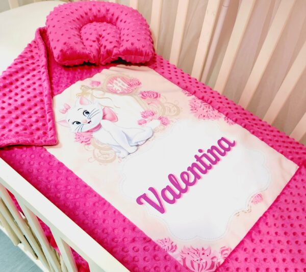 Conjunto Manta Minky + Almofada ortopédica Gata Marie rosa