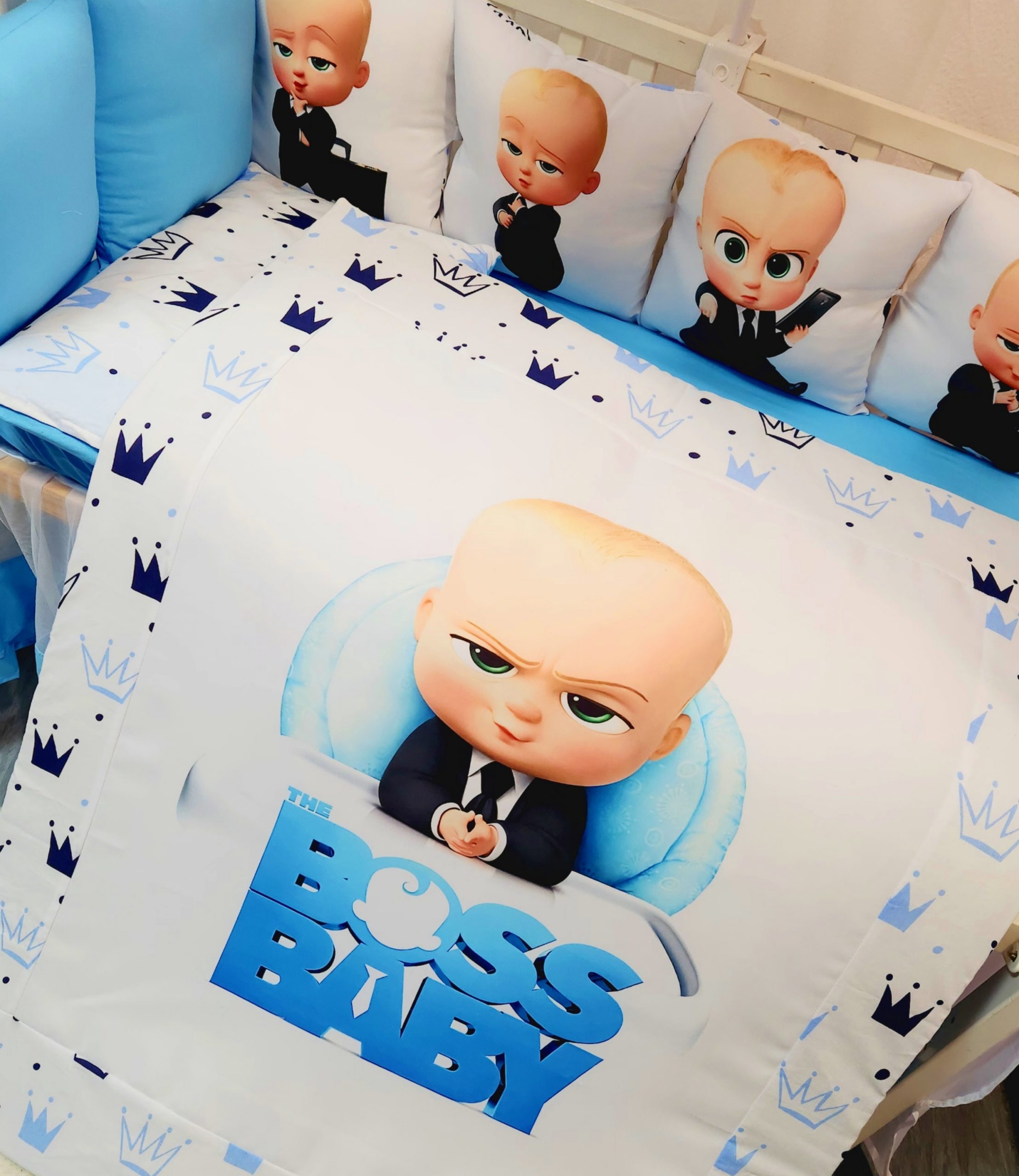 Conjunto 8 peças «Baby Boss Coroas azuis»