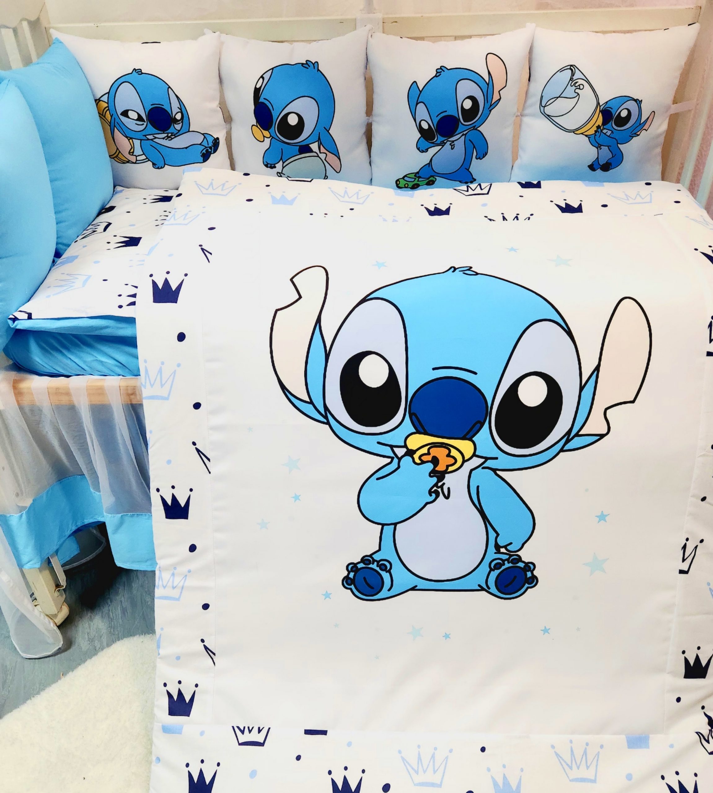 Conjunto 8 peças «Stitch bebe Coroas azuis»