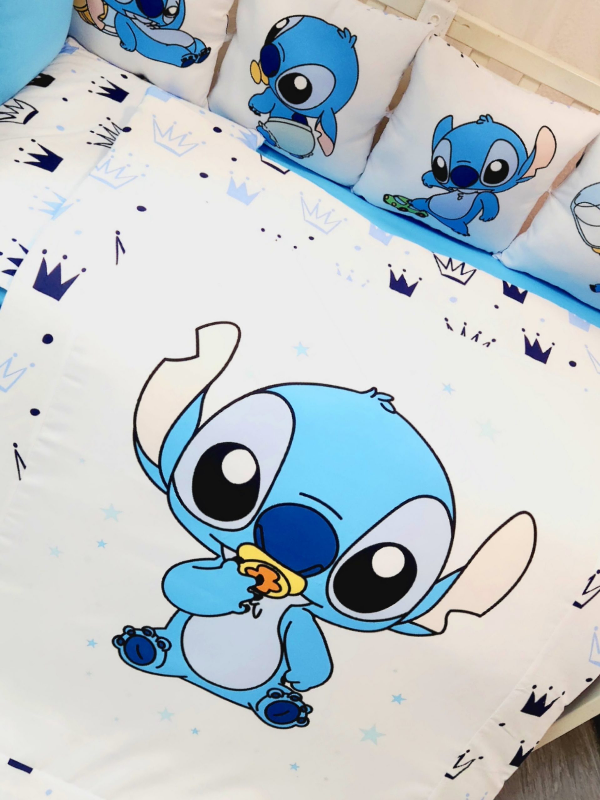 Conjunto 8 peças «Stitch bebe Coroas azuis»