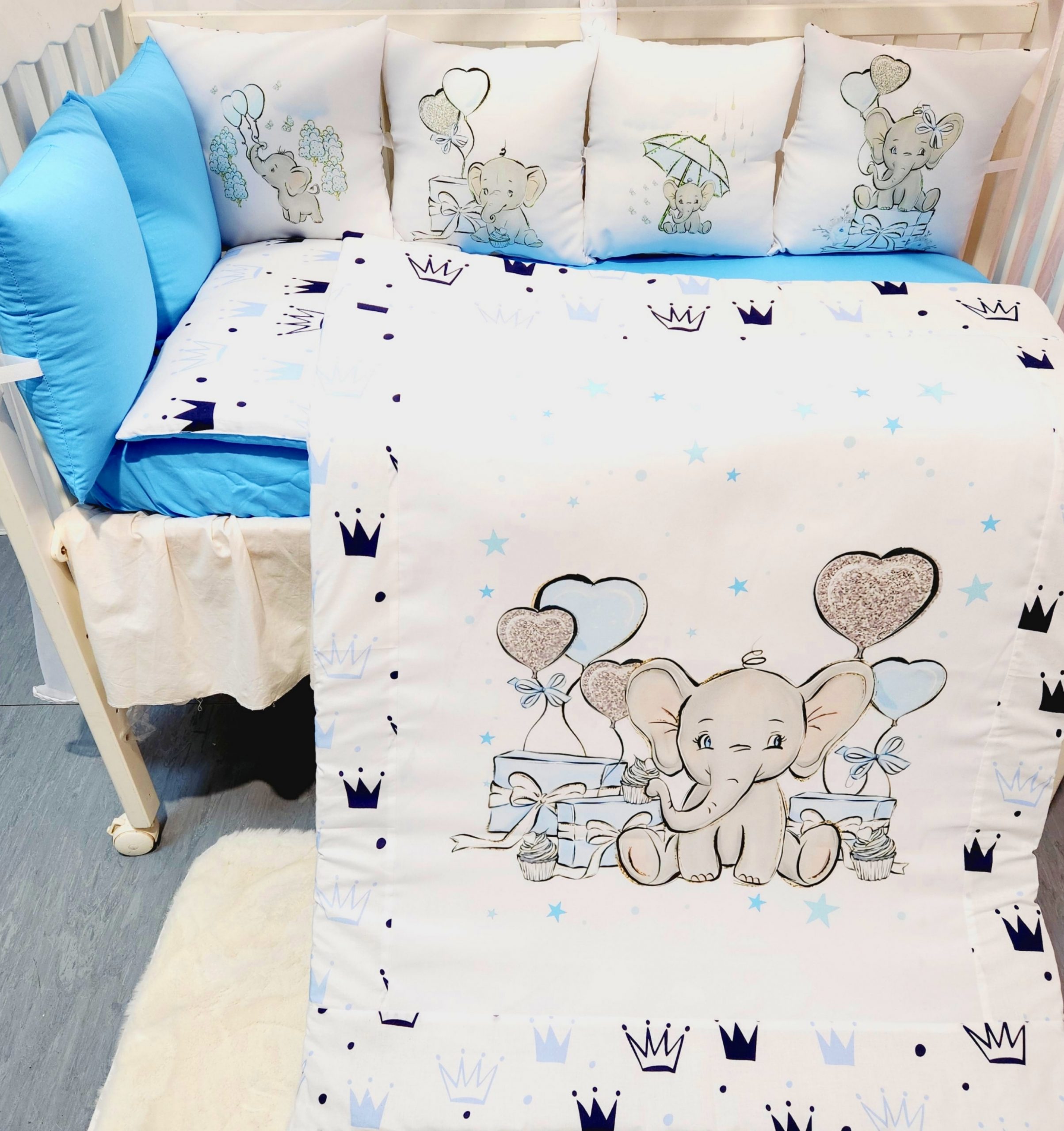 Conjunto 8 peças «Elefante com coroas azuis»