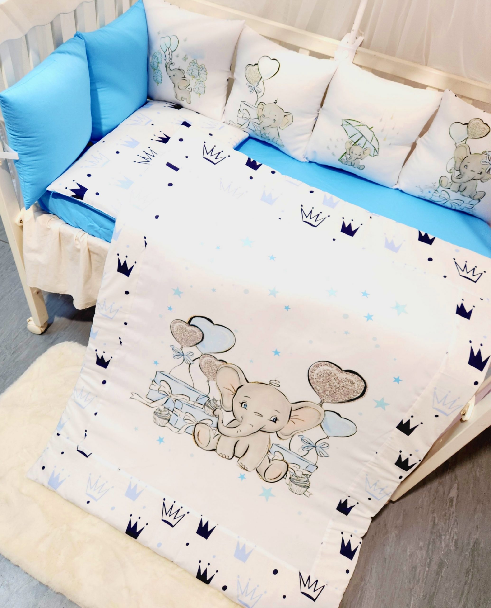 Conjunto 8 peças «Elefante com coroas azuis»