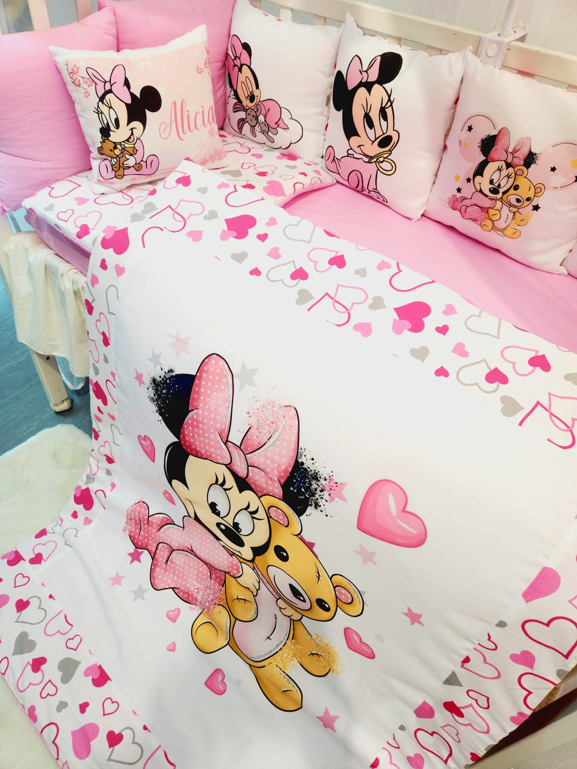 Conjunto 8 peças «Minnie e corações»