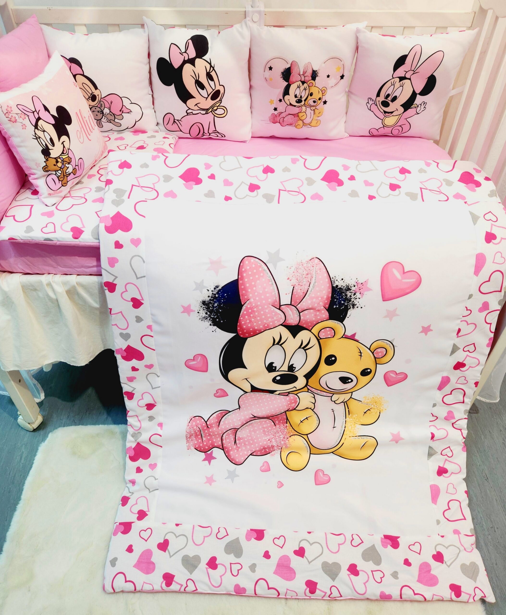 Conjunto 8 peças «Minnie e corações»