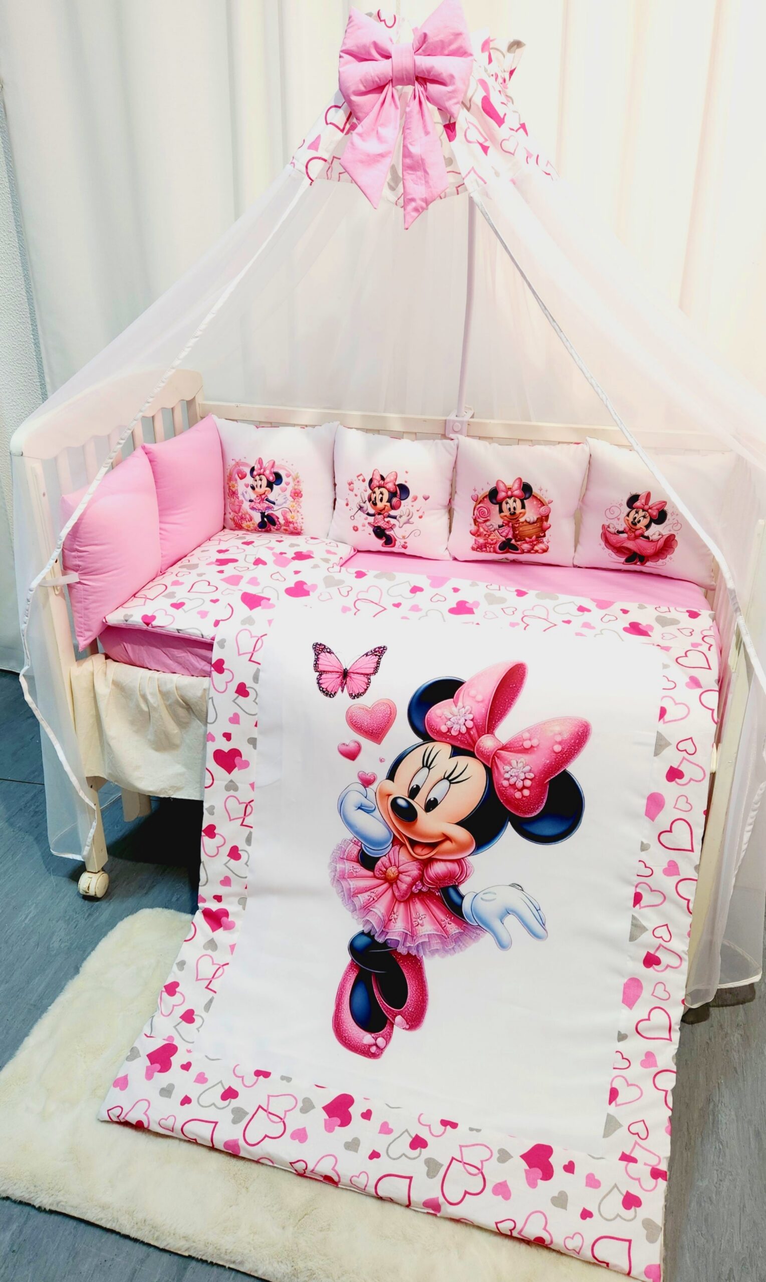 Conjunto 8 peças «Minnie borboletas e corações»