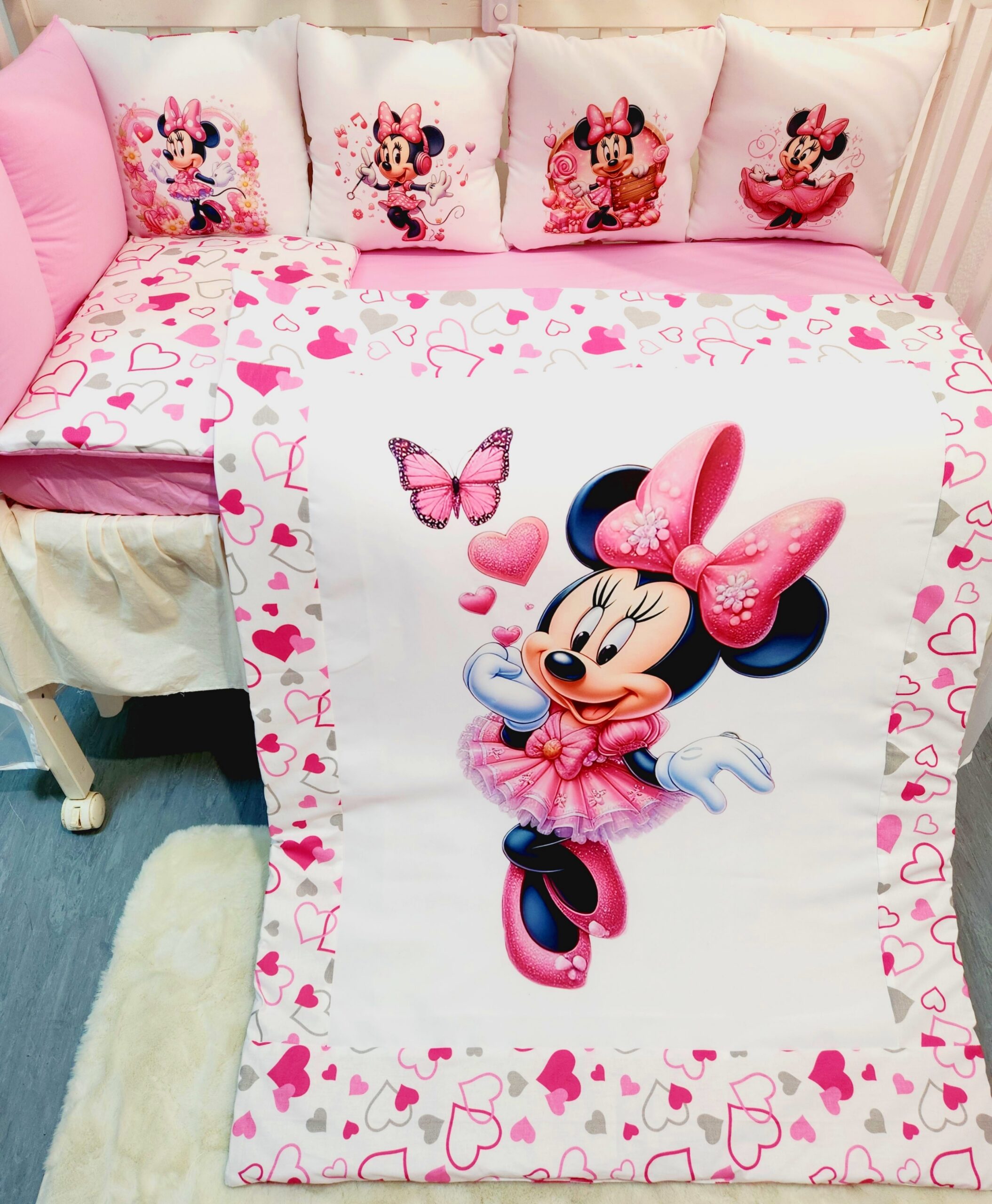 Conjunto 8 peças «Minnie borboletas e corações»