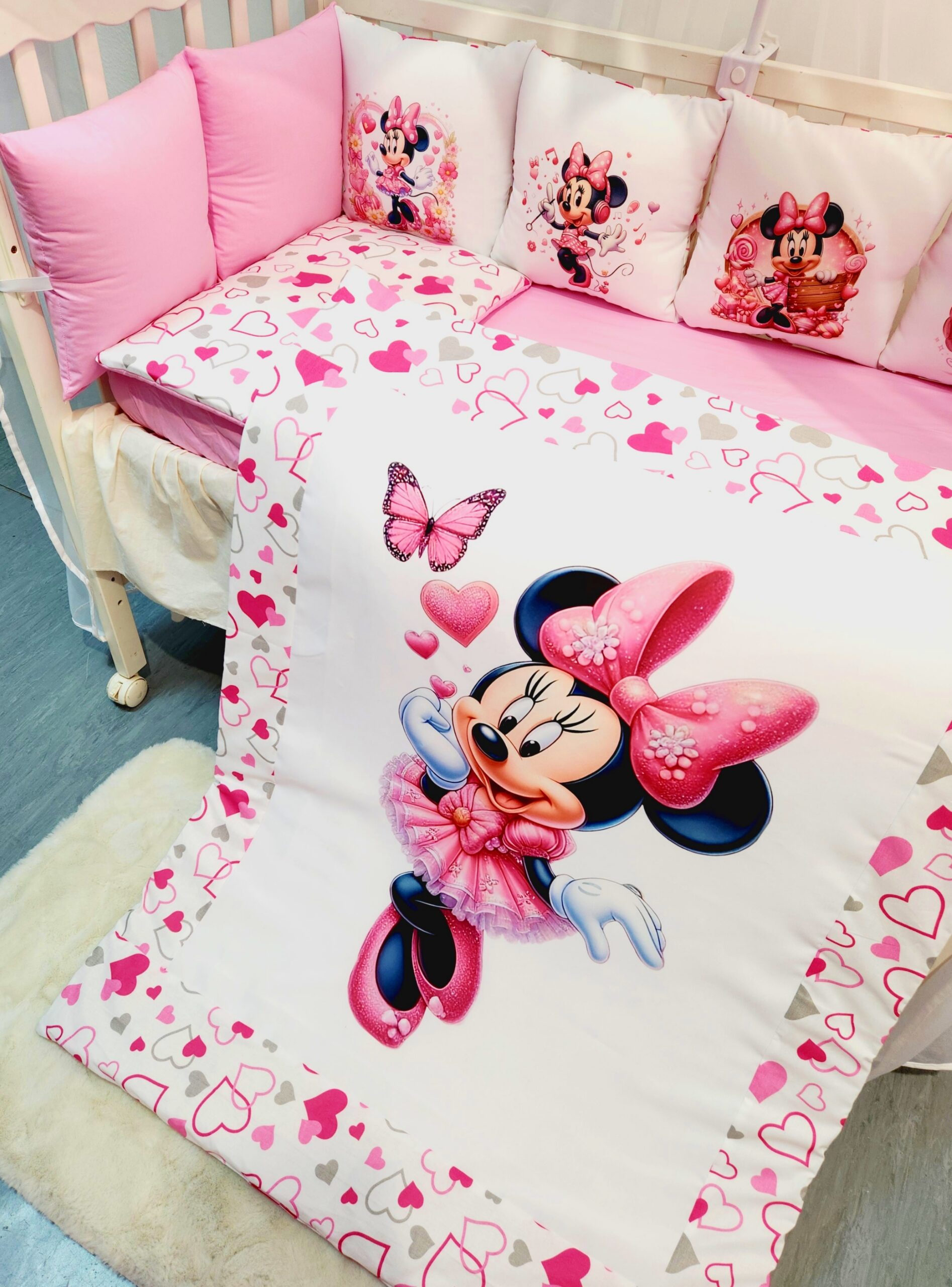 Conjunto 8 peças «Minnie borboletas e corações»
