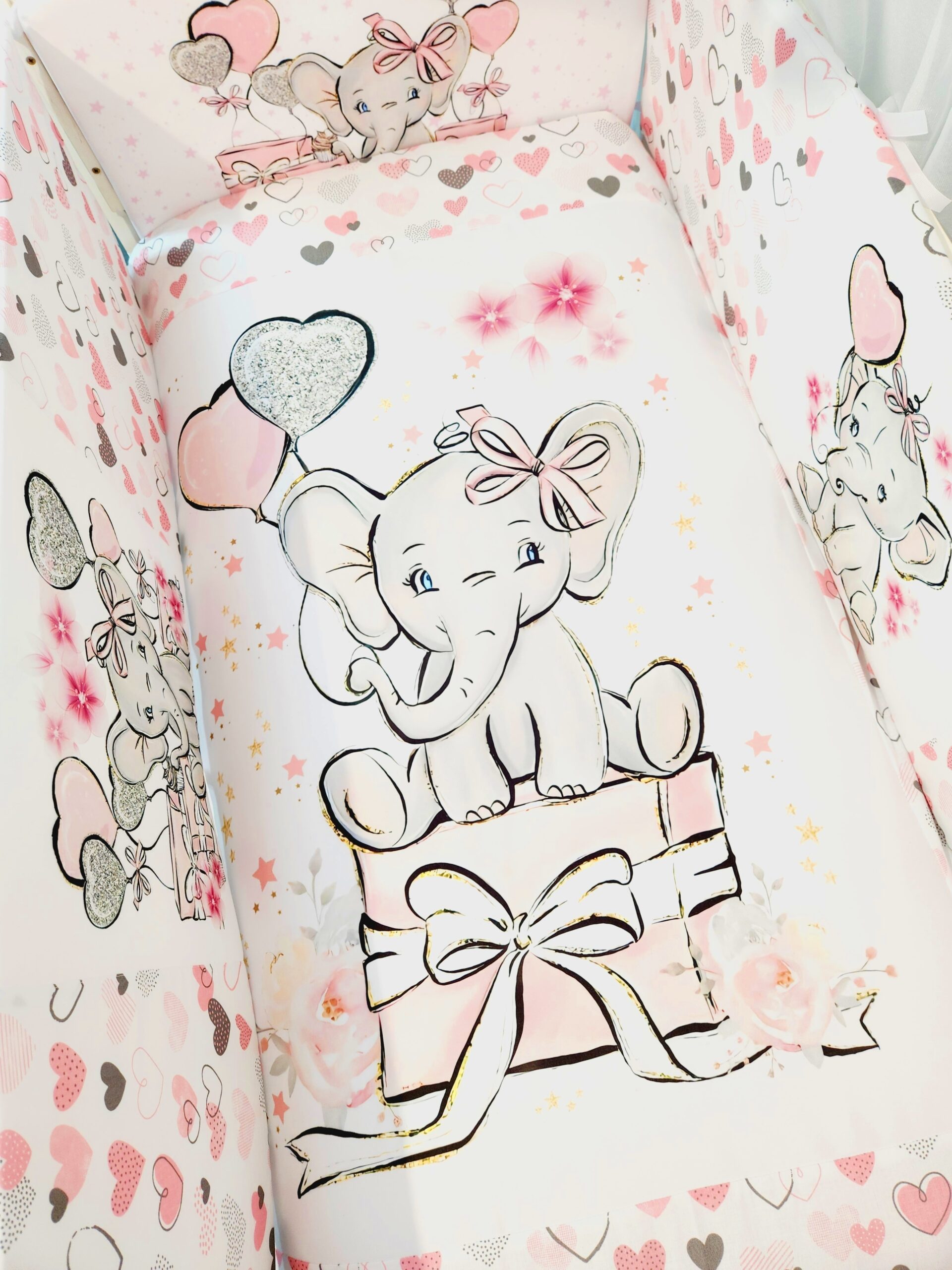 Modelo Proteção total «Elefante com presente Corações»