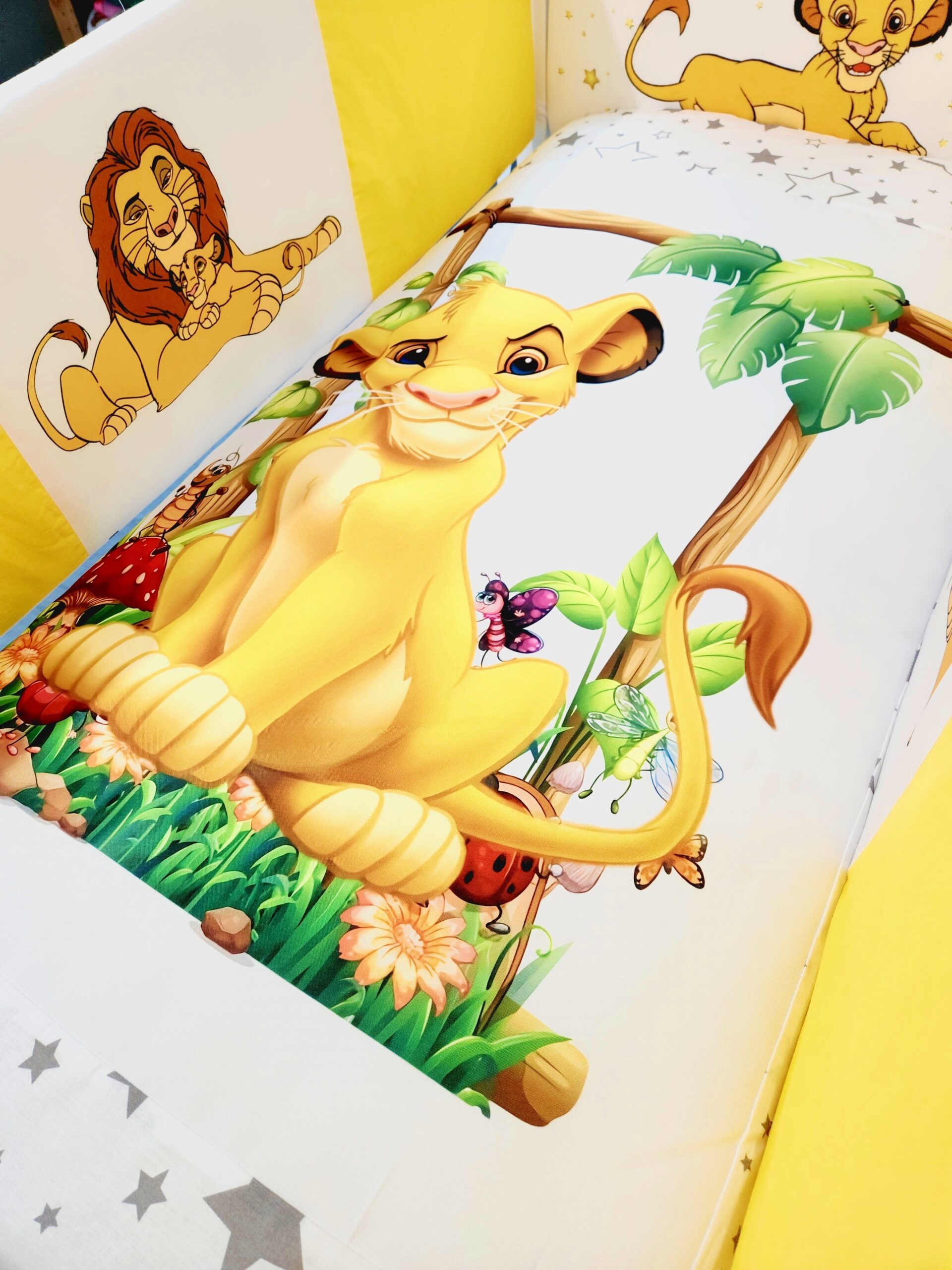 Modelo Proteção total «Rei Leão amarelo com estrelas»
