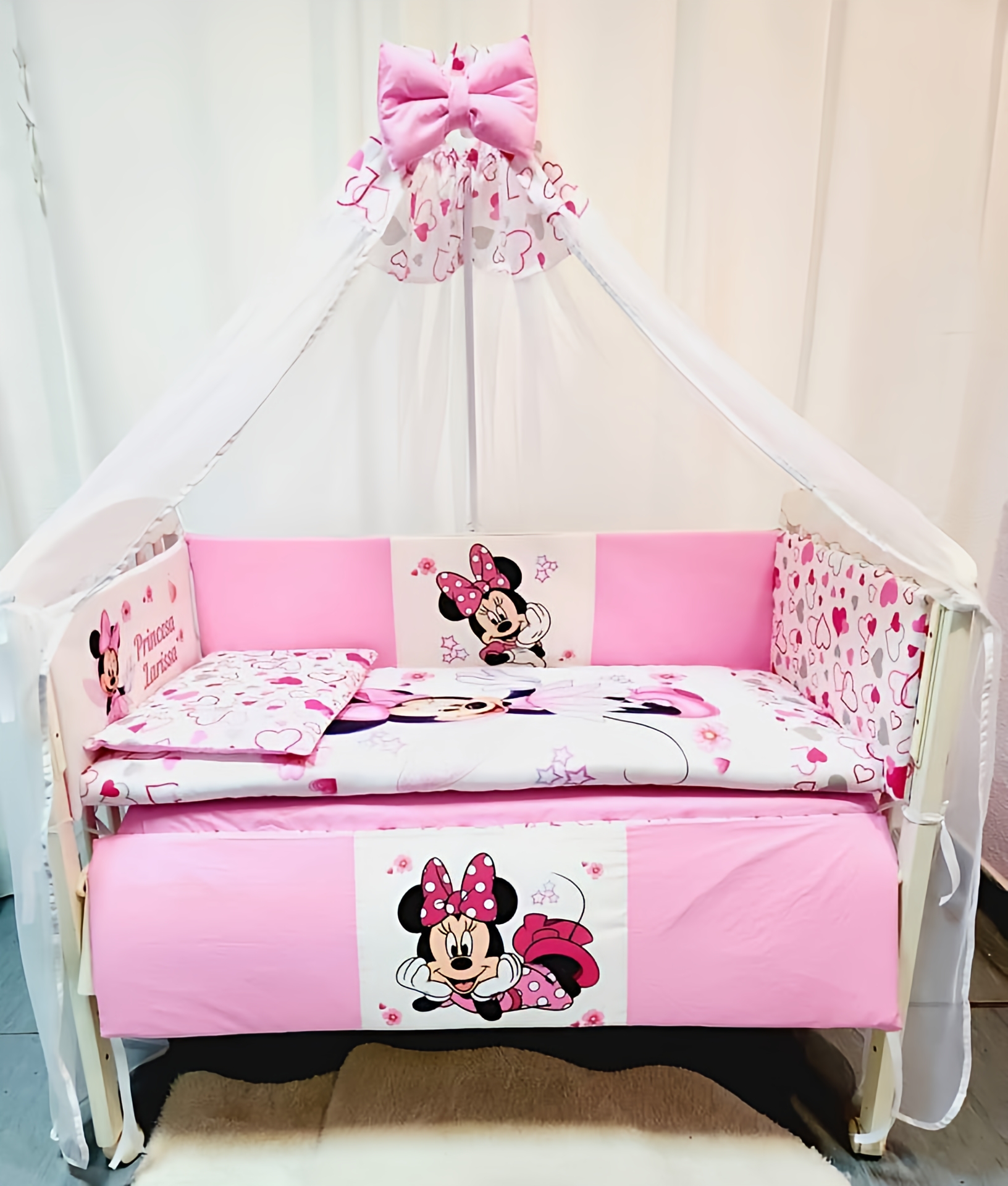 Modelo Proteção total «Minnie Corações»