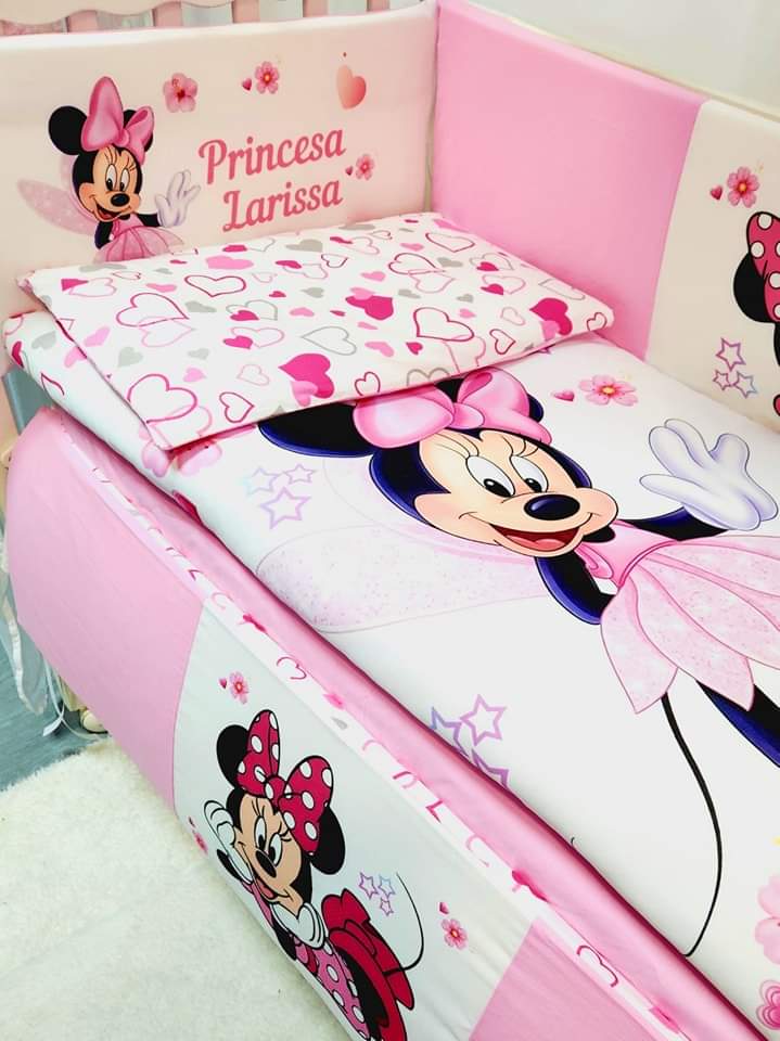 Modelo Proteção total «Minnie Corações»