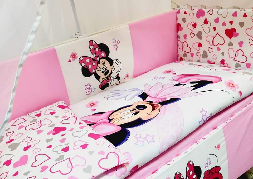 Modelo Proteção total «Minnie Corações»