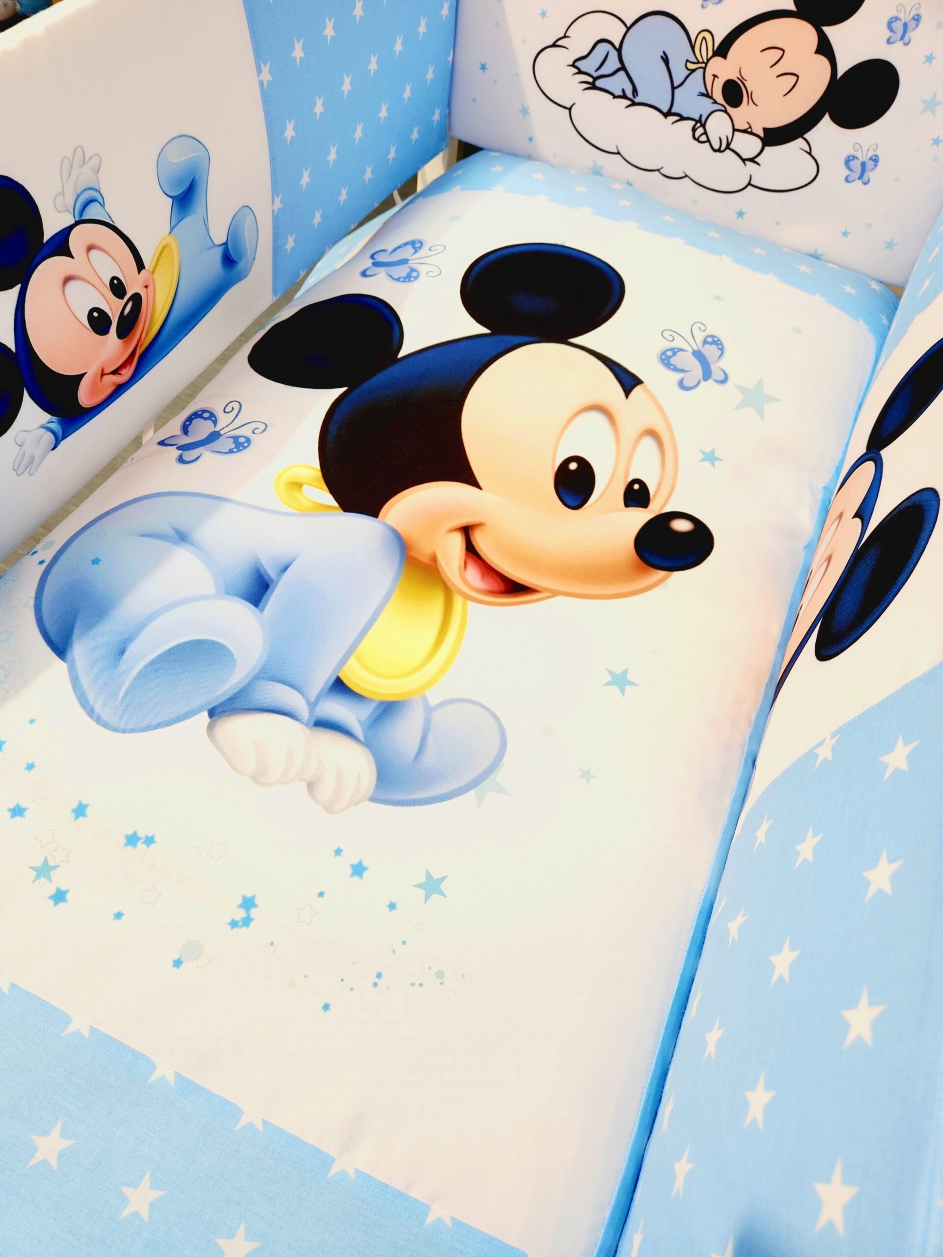 Modelo Proteção total «Mickey azul com estrelas»