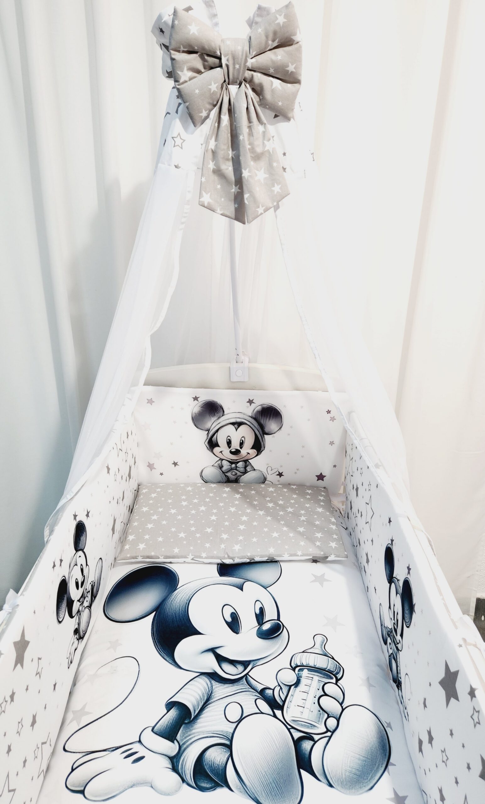 Modelo Proteção total «Mickey com estrelas cinzentas»