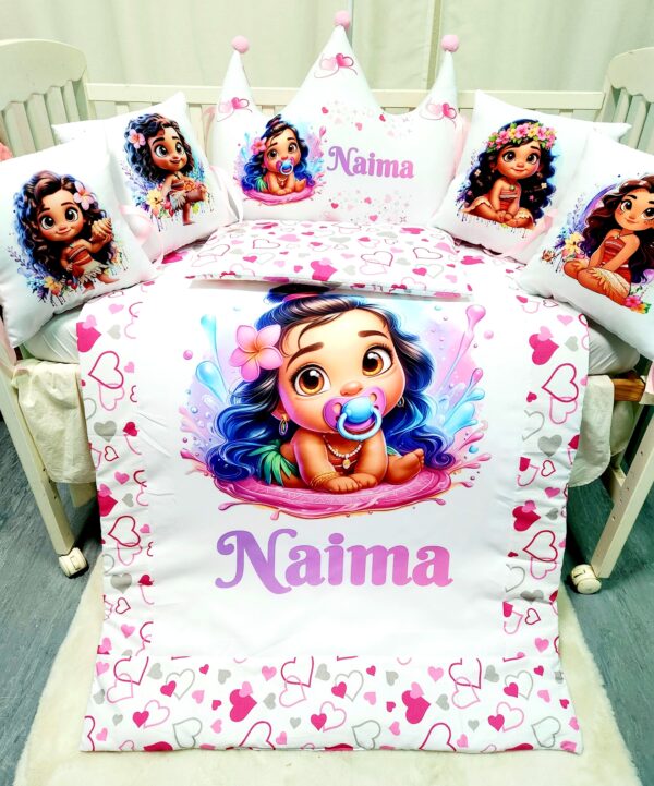 Modelo Coroa «Moana com chucha»