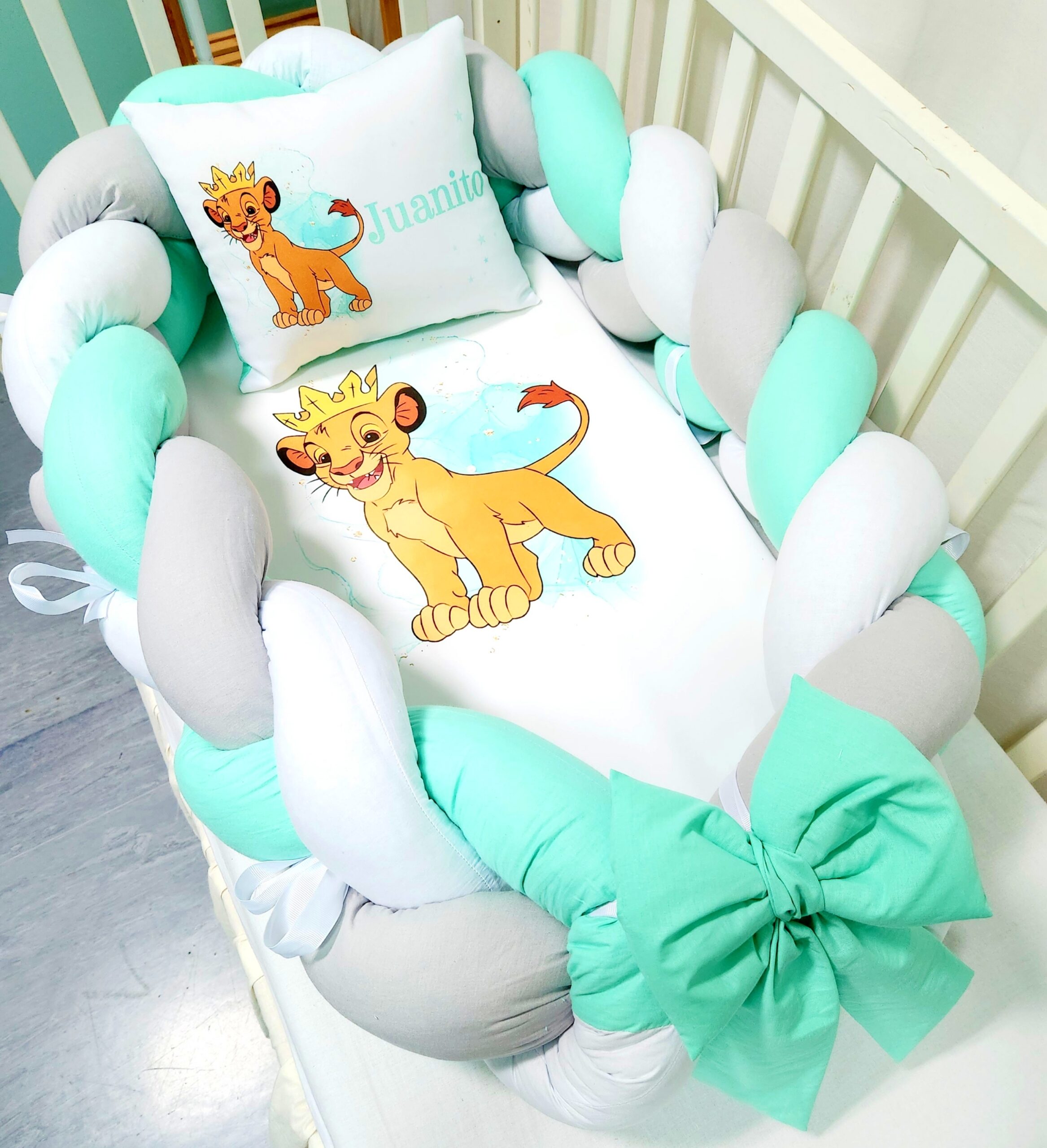 Ninho/Protetor 2 em 1 «Rei Leão verde água»