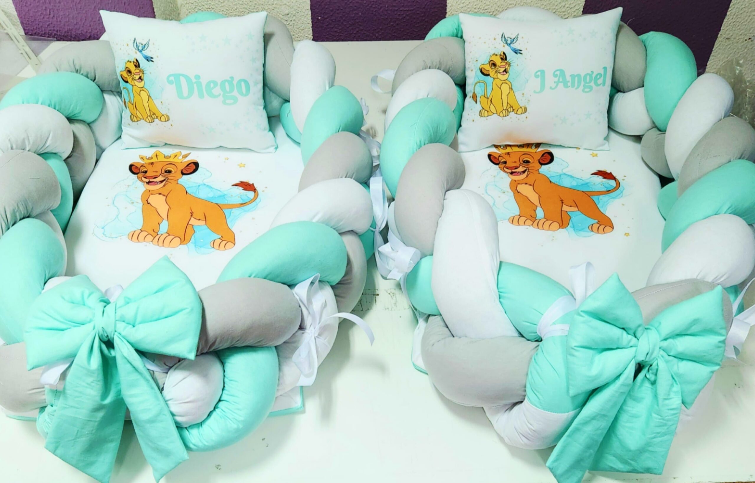 Ninho/Protetor 2 em 1 «Rei Leão verde água»