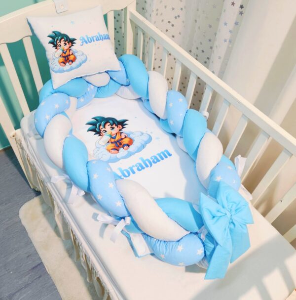 Ninho/Protetor 2 em 1 «Goku azul e estrelas»