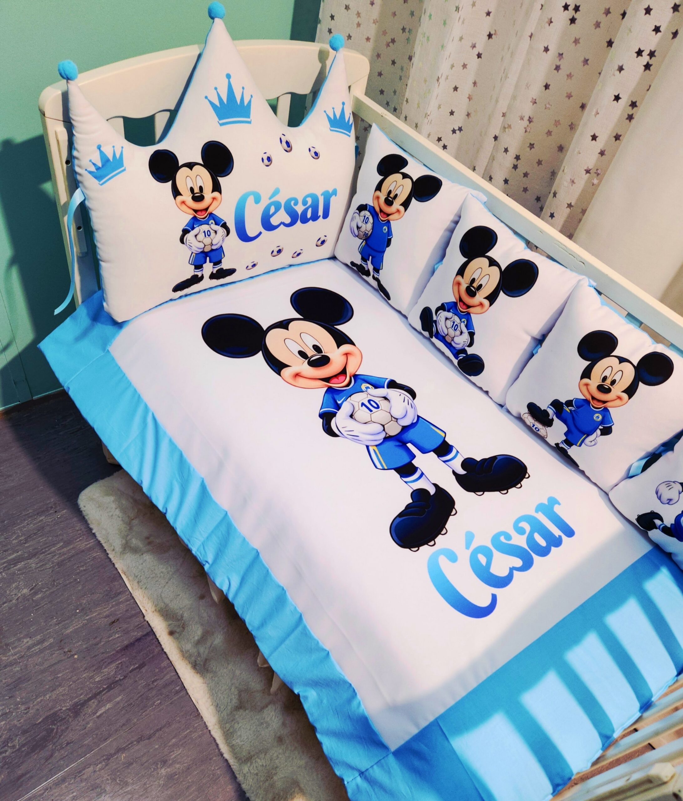 Modelo Coroa «Mickey futebolista»