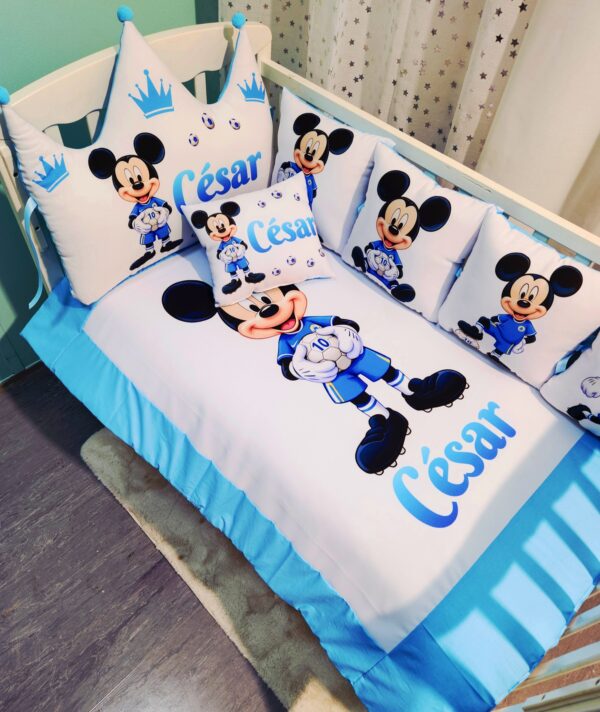 Modelo Coroa «Mickey futebolista»