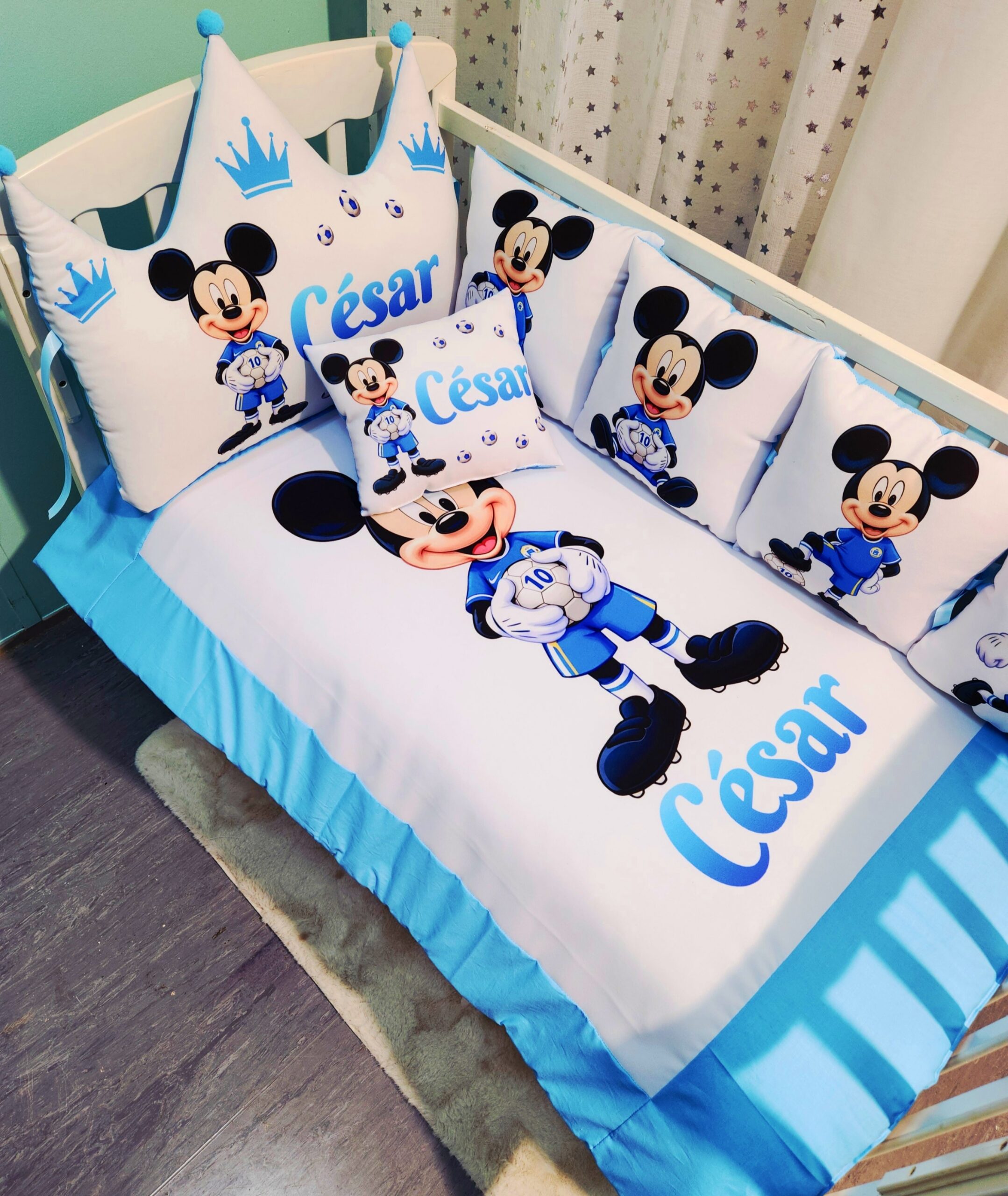 Modelo Coroa «Mickey futebolista»