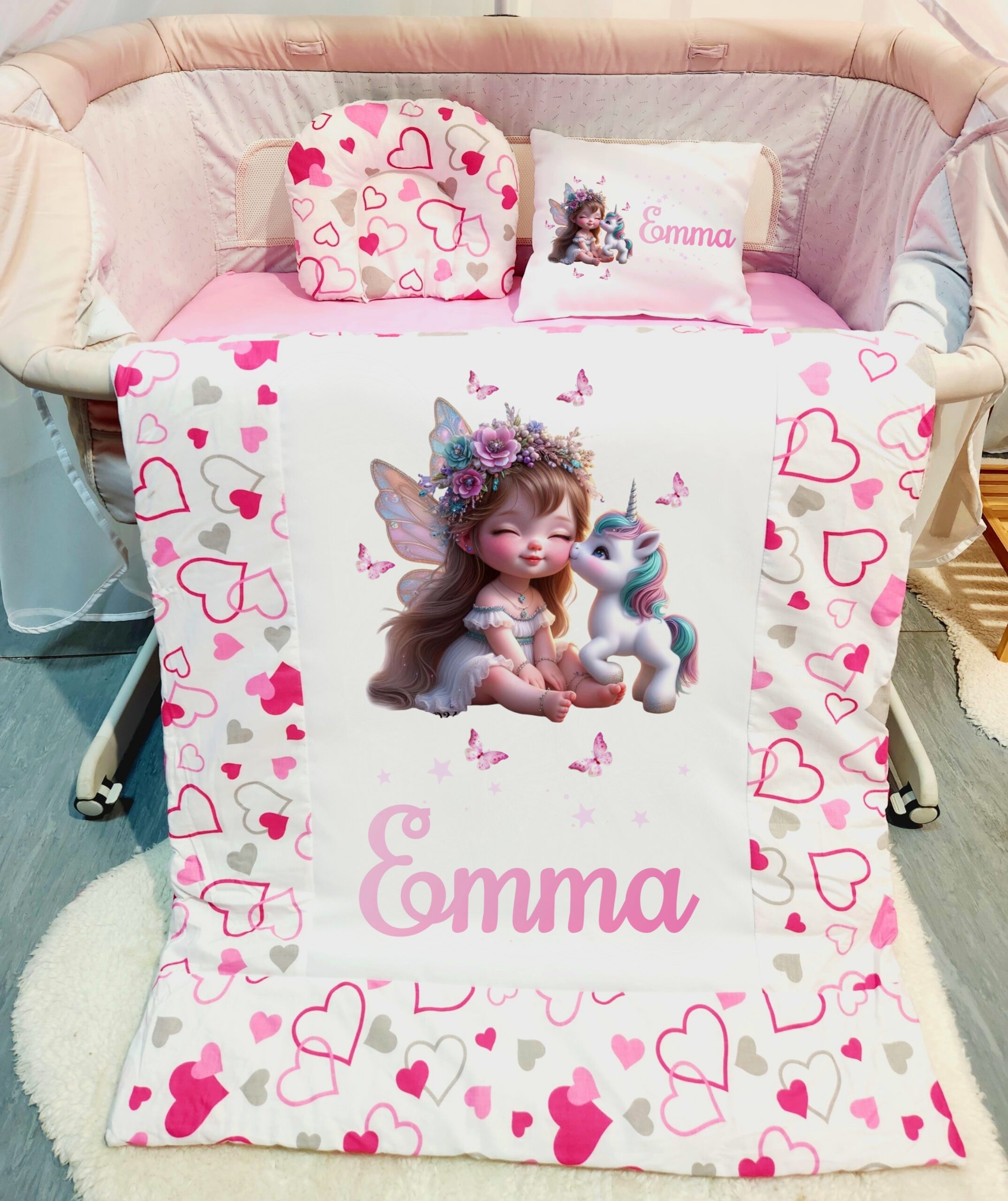 Roupa para mini berço «Anjo com unicórnio Corações»