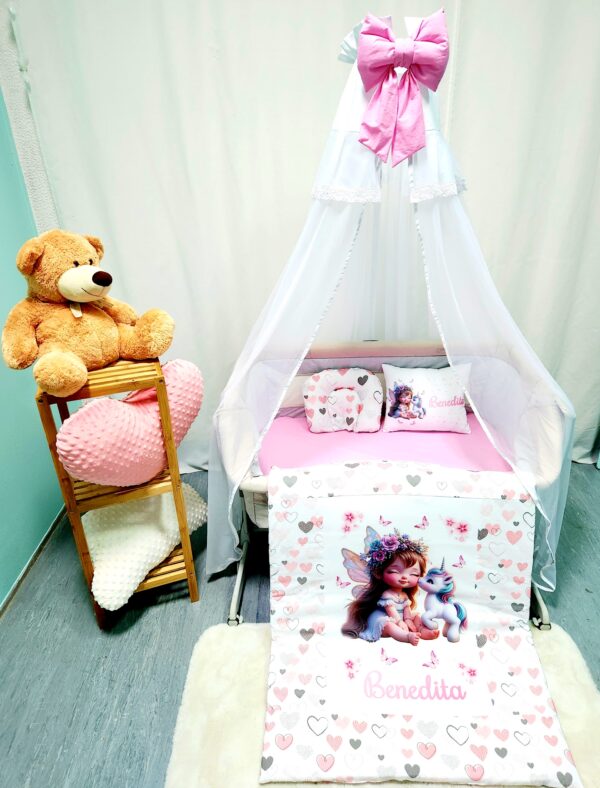 Roupa para mini berço «Anjo com unicórnio»