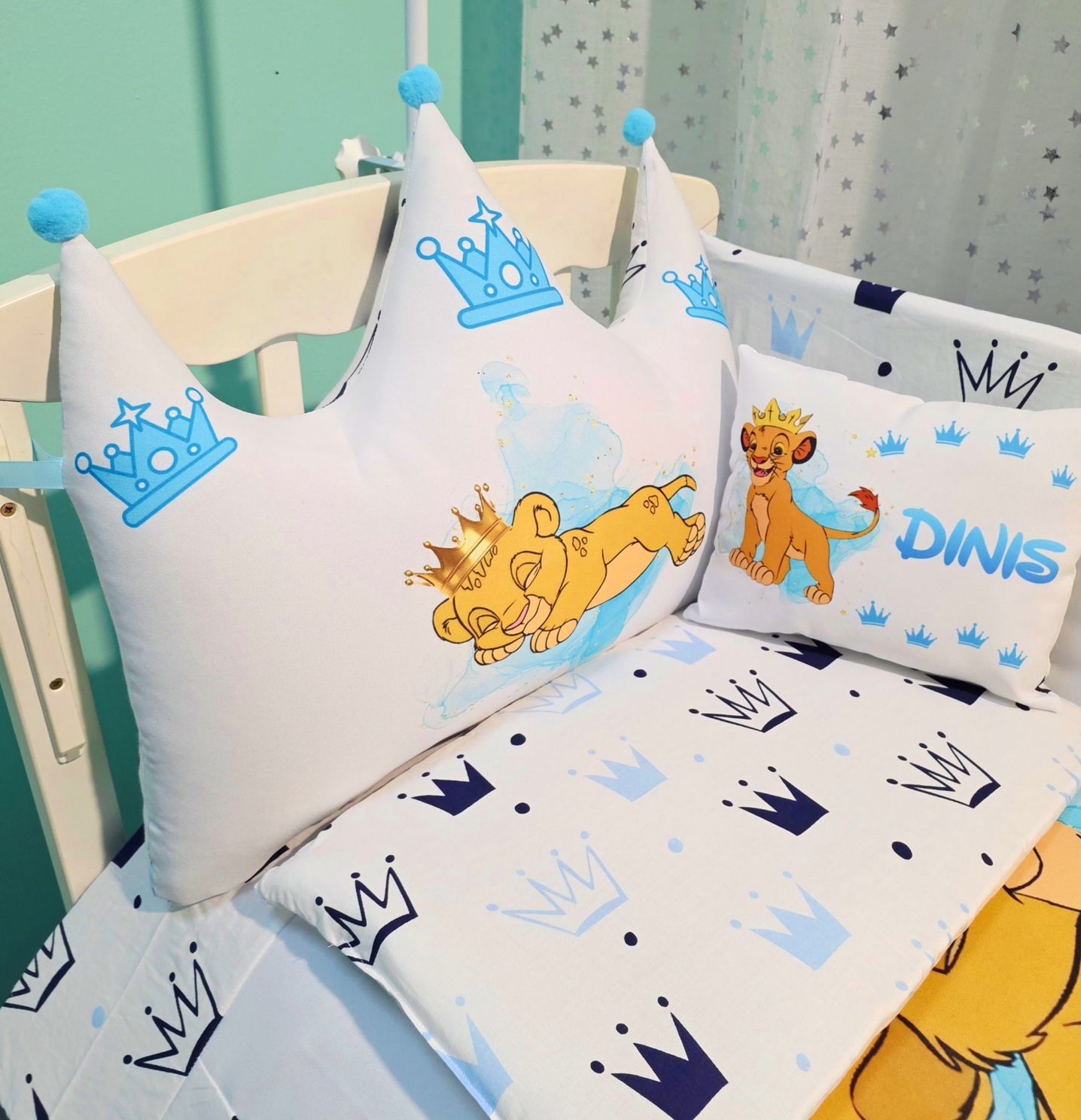 Modelo Harmonia «Rei Leão bebe azul com coroas»